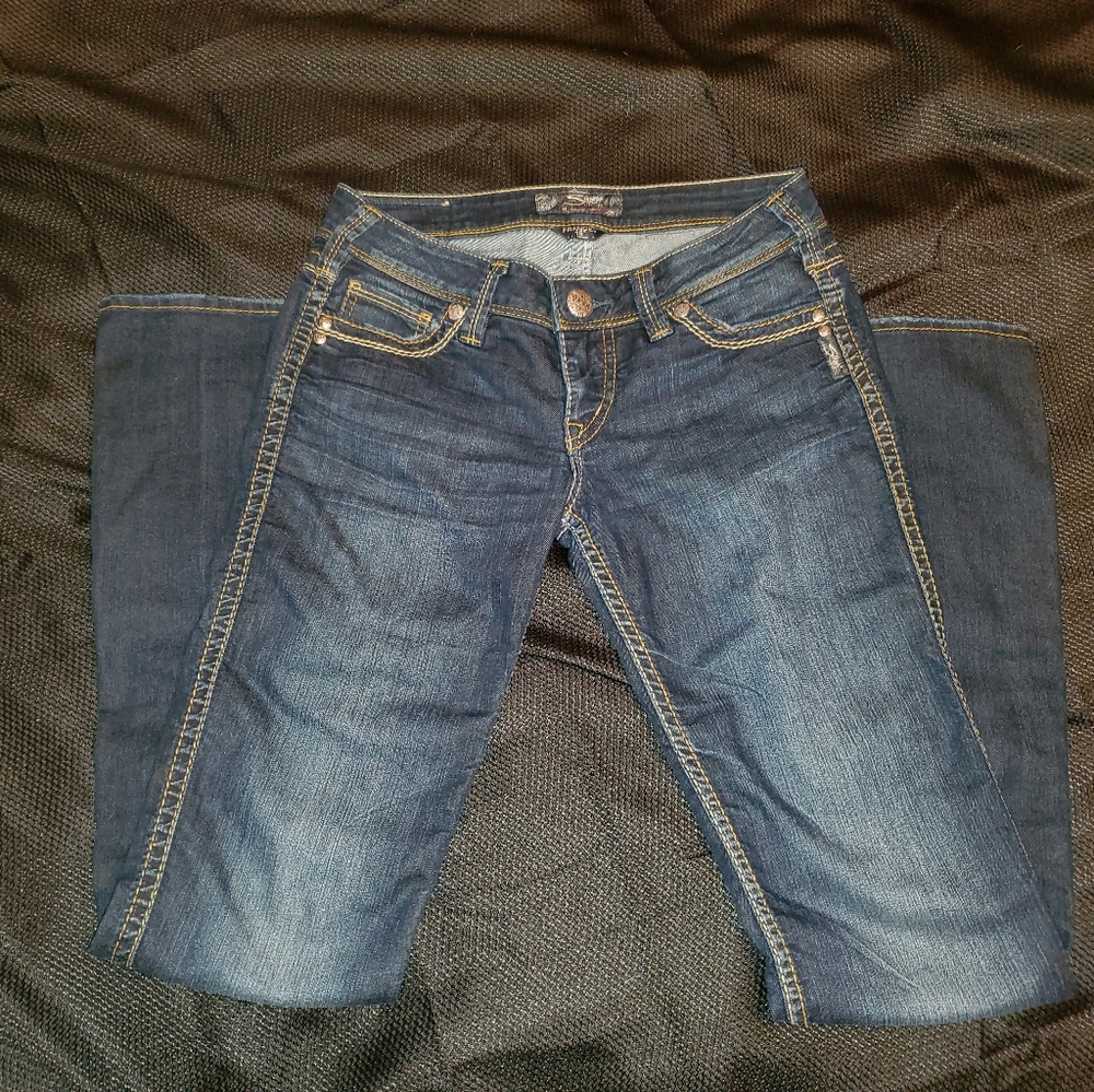 SILVER JEANS 👖  27 LONG